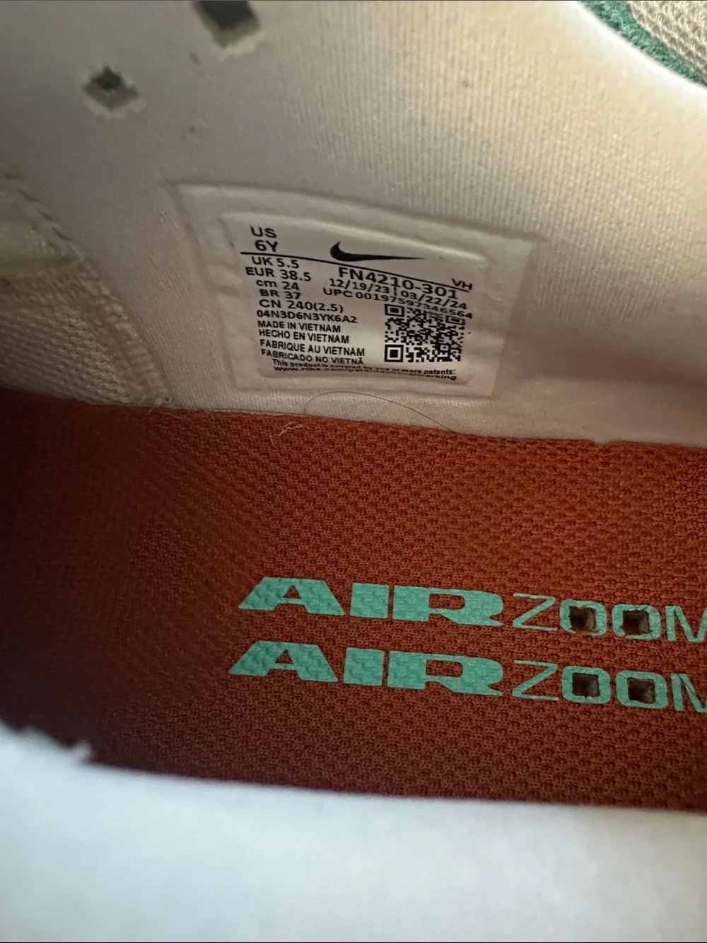 Nike SB Air Zoom size 6 Boy